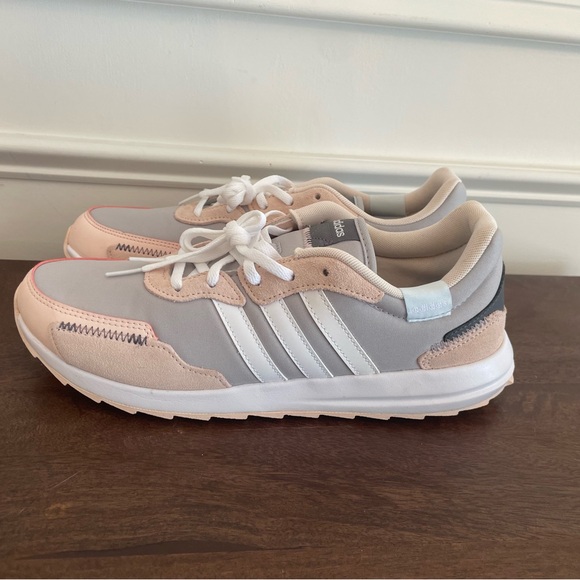 Adidas Women’s Retrorun Running Shoes - Picture 3 of 9